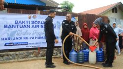 Dalam Rangka HUT Humas Polri ke-72, Polda Aceh Salurkan 15 Ribu Liter Air Bersih untuk Warga Jantho
