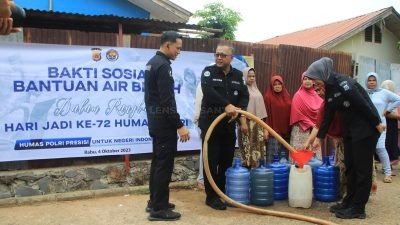 Dalam Rangka HUT Humas Polri ke-72, Polda Aceh Salurkan 15 Ribu Liter Air Bersih untuk Warga Jantho