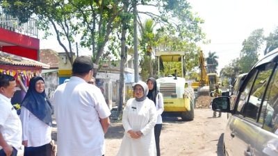Tinjau Perbaikan JLT, Pj Bupati Lumajang Target Tahun Ini Rampung