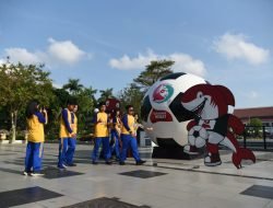 Dekorasi Piala Dunia U-17 Terpasang di Balai Pemuda dan Balai Kota Surabaya