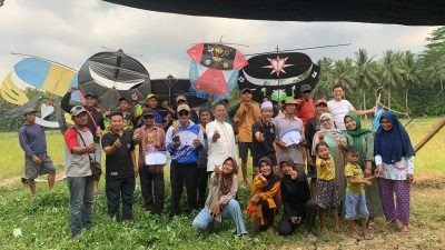 DPD RI dan Ketua PSHT Tanggamus Hadiri Lomba Layang-layang di Pekon Kacapura