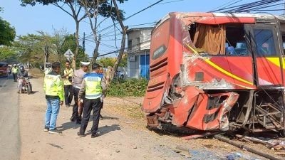 Bus Malam Jurusan Bali Hindari ODGJ Terguling di Probolinggo, 2 Penumpang Meninggal Dunia