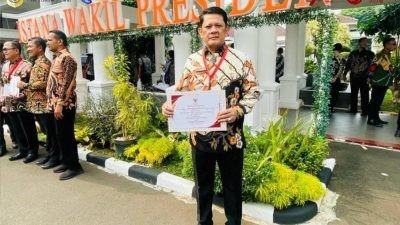 Pj Bupati Tubaba Terima Penghargaan dari Wakil Presiden RI