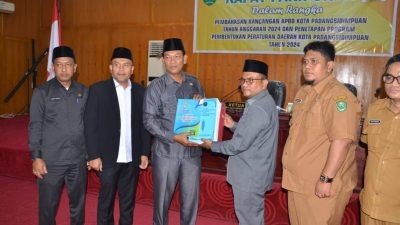 DPRD Padangsidimpuan Laksanakan Rapat Paripurna Penyampaian Nota Keuangan Rancangan APBD Tahun 2024