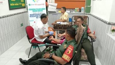 Peringati HKN ke-59, Puluhan Prajurit Kodim 0826 Pamekasan Donor Darah