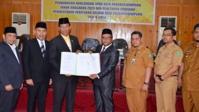 Rapat Paripurna Pembahasan RAPBD 2024 dan Propemperda Dihadiri Pj Wali Kota Padangsidimpuan