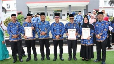 Pimpin Upacara HUT Korpri ke-52, Sekda Tapsel Ajak ASN Tingkatkan Kinerja dan Saling Bersinergi dalam Tugas dan Tanggungjawab