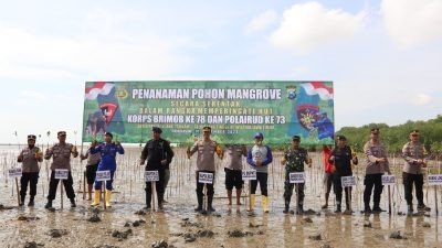 Momentum HUT Brimob ke-78 dan Polairud ke-73, Dandim 0826 Pamekasan Ikuti Penanaman Pohon Mangrove