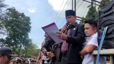 Klarifikasi dan Pernyataan Sikap DPRD Didepan Massa Aksi MPP Pangandaran
