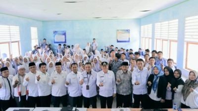 Plt Bupati Pasaman Berikan Motivasi Kepada Pelajar SMA 1 Mapattungul Selatan