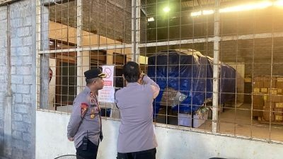 Karendal Ops OMB Polresta Denpasar Lakukan Pengecekan Gudang Logistik Pemilu