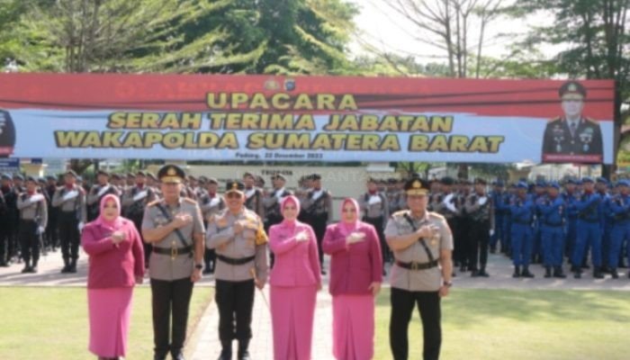 Kapolda Sumbar Pimpin Sertijab Wakapolda Sumbar