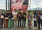 Program Berbagi Snack Box oleh Tim Relawan Jatim Beragam untuk Para Pengendara di Bondowoso