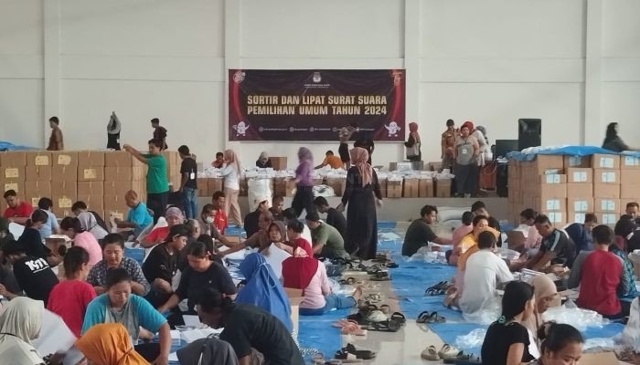 KPU Grobogan Mulai Sortir dan Lipat Surat Suara Pemilu 2024