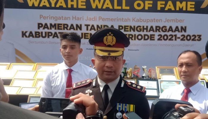 Berhasil Ungkap Kasus Tanaman Ganja, Reserse Narkoba Polres Jember Dapat Penghargaan dari Bupati Hendy