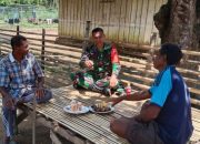 Babinsa Koramil 1510-02/Bobong Komsos dengan Warga Binaan, Sampaikan Pesan Penting Jelang Pemilu 2024