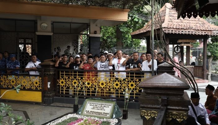 Makam Gus Dur Menjadi Saksi Perjuangan Relawan Sego Anget dan Sinar Gama untuk Ganjar Pranowo