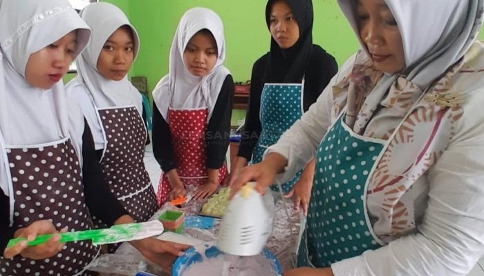 LPK Al Gunnah Madiun Berikan Pelatihan Kerja bagi Siswa SMAN 1 Sukomoro Magetan