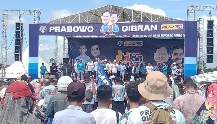 Ribuan Warga Jember Antusias Ikuti JJS Pilar 08, Emil Dardak: 61 Persen Wong Jatim Tresno Karo Prabowo Gibran