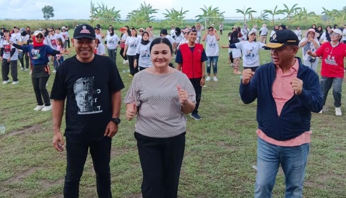 Ganjarist Jember Bersama Emak-emak Adakan Senam Sehat, Kampanyekan Ganjar-Mahfud Menang Satu Putaran