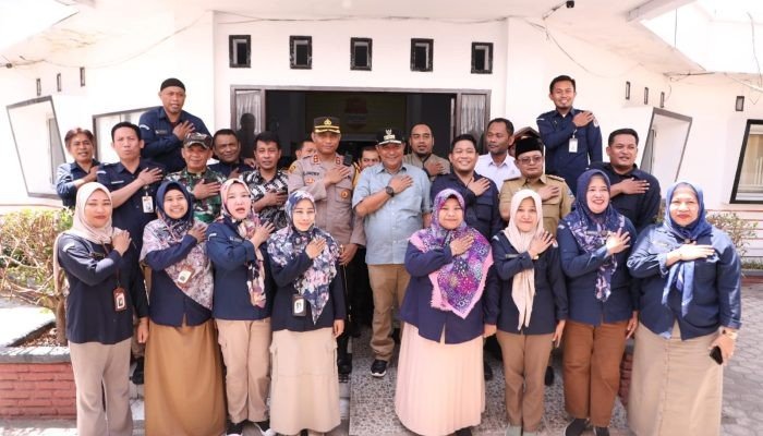 Jelang Pemilu 2024, Pj Bupati Bantaeng Dampingi Penjabat Gubernur Sulsel Tinjau Logistik KPU