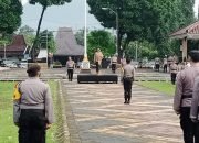 Pimpin Apel Kesiapan Personel Pam TPS Pemilu 2024, Kapolres Banjarnegara Singgung Anggota yang Kurang Disiplin dalam Berpakaian