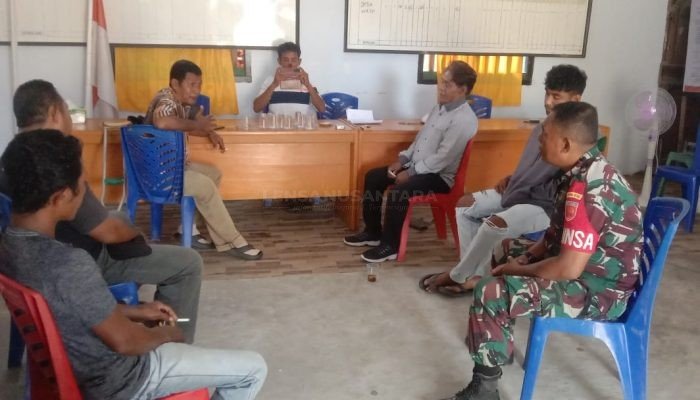 Babinsa Koramil 1510-02/Bobong Ingatkan Warga Desa Wayo Jaga Silaturahmi Jelang Pemilu 2024