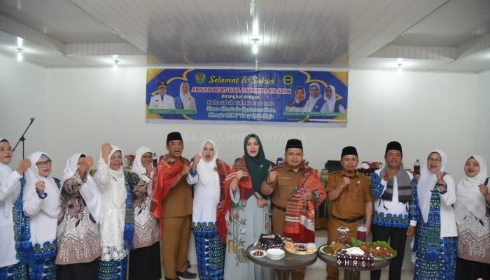 Ketua PKK Tapsel Terima Surprise saat Milad ke-42