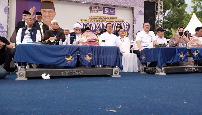 Ribuan Masyarakat Cianjur Sambut Kedatangan Capres Anies Baswedan: Mereka Datang Membawa Harapan