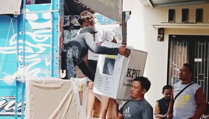 Beberapa Daerah di Banjarnegara Mulai Distribusikan Kotak dan Bilik Suara Pemilu 2024 ke Desa