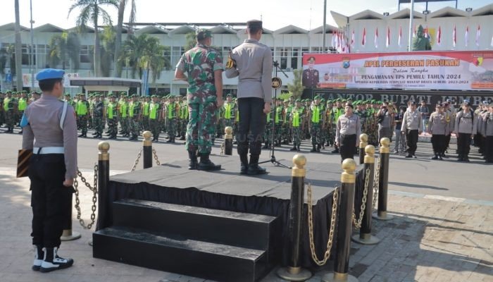 Kapolres Jember Bersama Dandim 0824 Pimpin Apel Pergeseran Pasukan Pengamanan Pemilu 2024