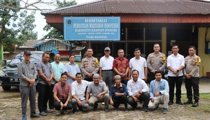 Kapolres Kuansing Beserta Jajaran Sambangi Kantor PWI