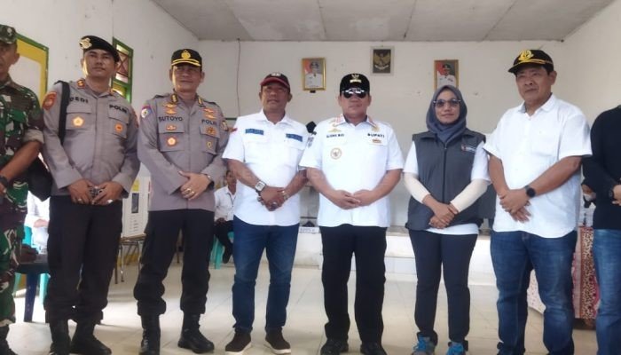 Bupati Taliabu Pantau Pelaksanaan Pemilu 2024 di Dua Kecamatan