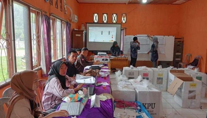 Penghitungan Tingkat Kecamatan Sedang Berlangsung, Ketua KPU Kaur Minta Masyarakat Ikut Serta Mengawasi