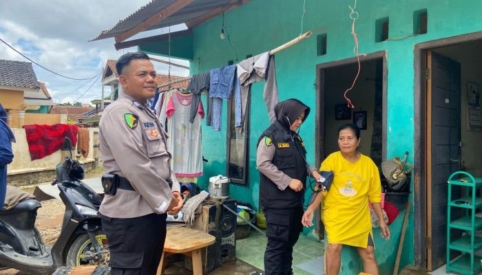 Polresta Bandar Lampung Kerahkan Tim Medis Periksa Kesehatan Korban Banjir