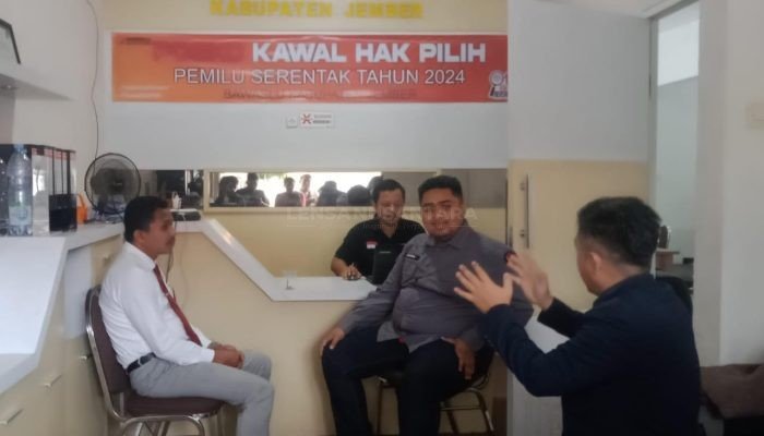 Warga Laporkan Komisioner KPU Jember ke Bawaslu, Diduga Lakukan Pembukaan Kotak Suara Tanpa Saksi Parpol