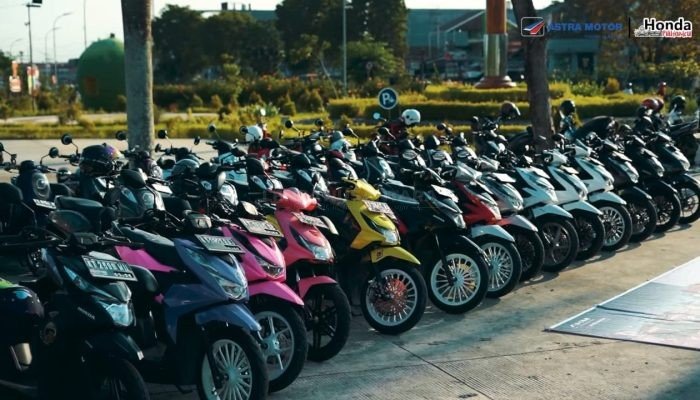 Ramaikan Regional Public Launching di Kota Tepian, Komunitas Sepeda Motor Honda Samarinda Ikuti Fashion Meet Up Honda Stylo 160