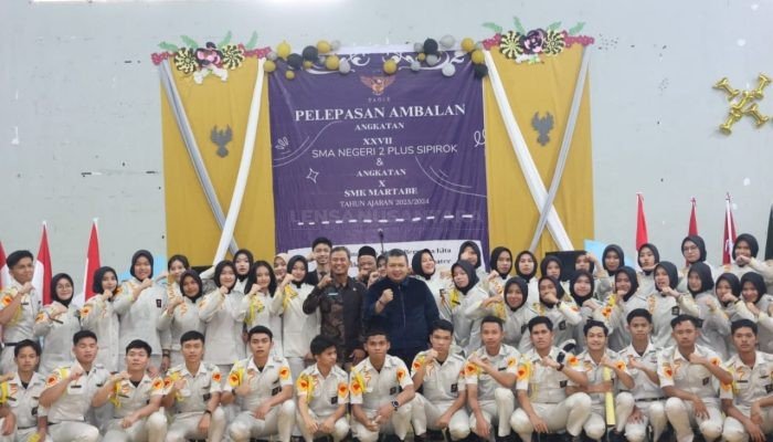 Bupati Tapsel Jadi Irup Pelepasan Ambalan SMAN 2 Plus Sipirok dan SMK Martabe