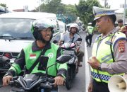 Hari Pertama Ops keselamatan Agung 2024 di TL Uma Anyar, Polresta Denpasar Beri Imbauan Pengendara
