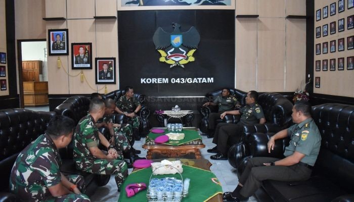 Danrem 043/Gatam Sambut Kunjungan Kerja Danbrigif 4 Marinir/BS