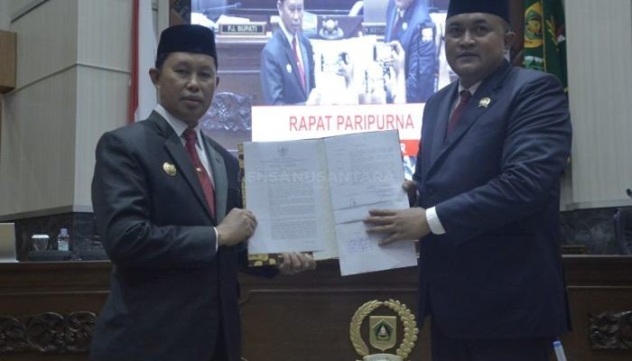 Bersama Penjabat Bupati Bogor, Ketua DPRD Tetapkan RTRW Tahun 2024-2044