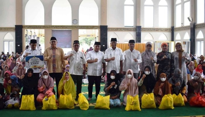 Bersama Forkopimda Provinsi Lampung, Danrem 043/Gatam Safari Ramadhan di Masjid Agung Kalianda