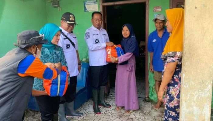Pj Bupati Probolinggo Pantau Situasi Pasca Banjir di Desa Sukomulyo