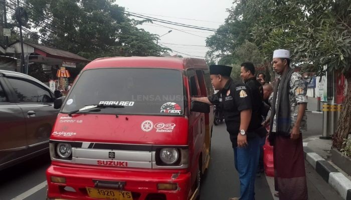 Ramadhan Berkah, RGPI DPW Kabupaten Cianjur Bagikan Takjil di Depan Pendopo Bupati
