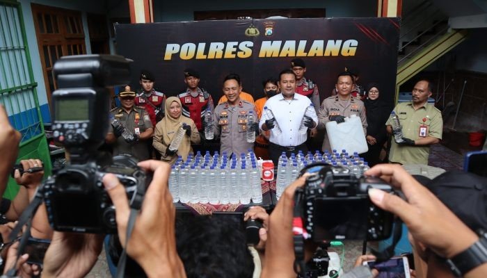 Polres Malang Ungkap Kasus Produksi Miras Ilegal, Dua Pelaku Diamankan