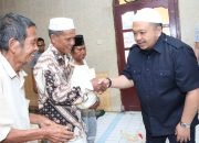 Bupati Tapsel Serahkan Bantuan dan Zakat Mal ke Sejumlah BKM
