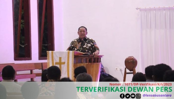 Bupati Taliabu Tandatangani Prasasti Gereja Jou Barakati di Desa Kilo