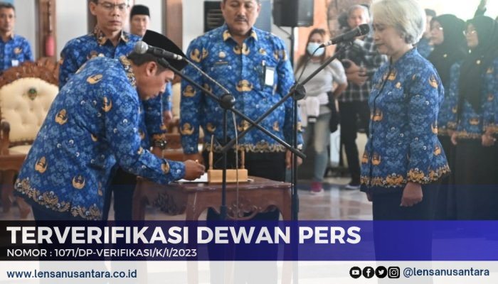 Pj Bupati Madiun Serahkan SK 618 PPPK dan 11 PNS