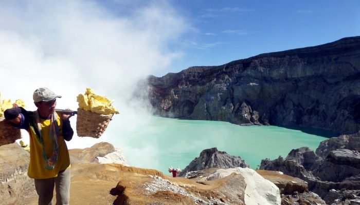 Menikmati Keindahan Alam Wisata Ijen Bondowoso