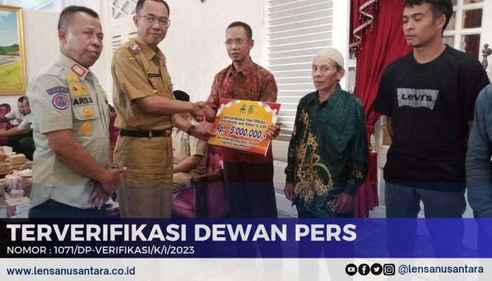 12 Warga Terkena Bencana Longsor di Banjarnegara dapat Bantuan BTT: Awas Jangan Disunat